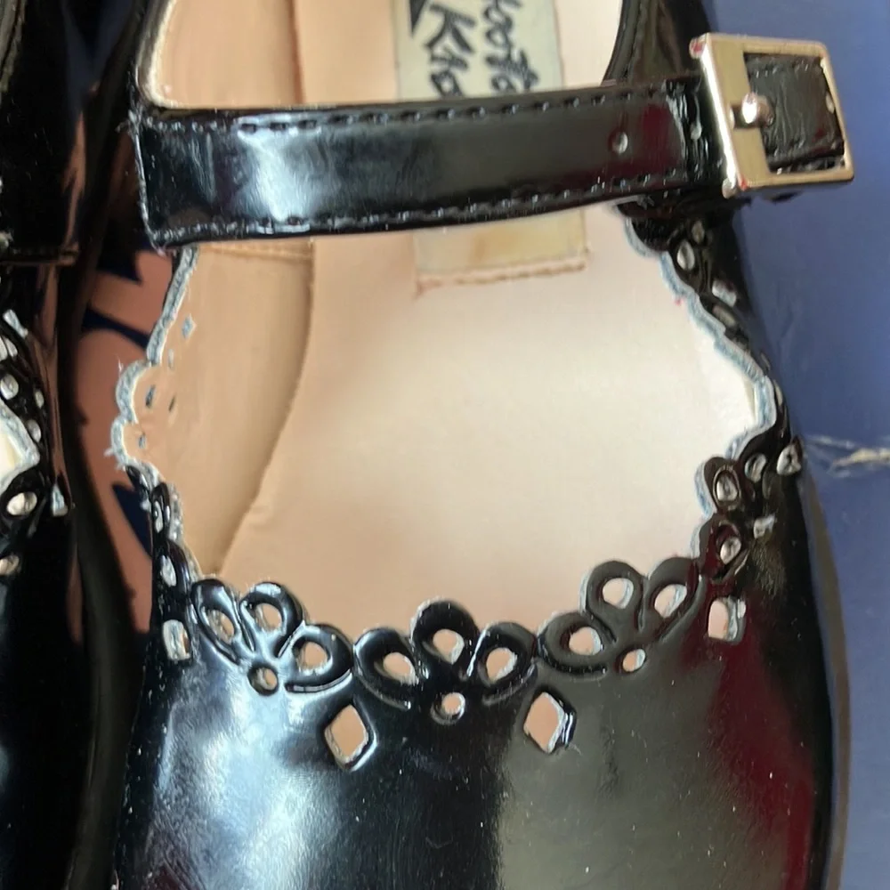 Mootsies kids shoes black 8.5 girls pretty top.preowned